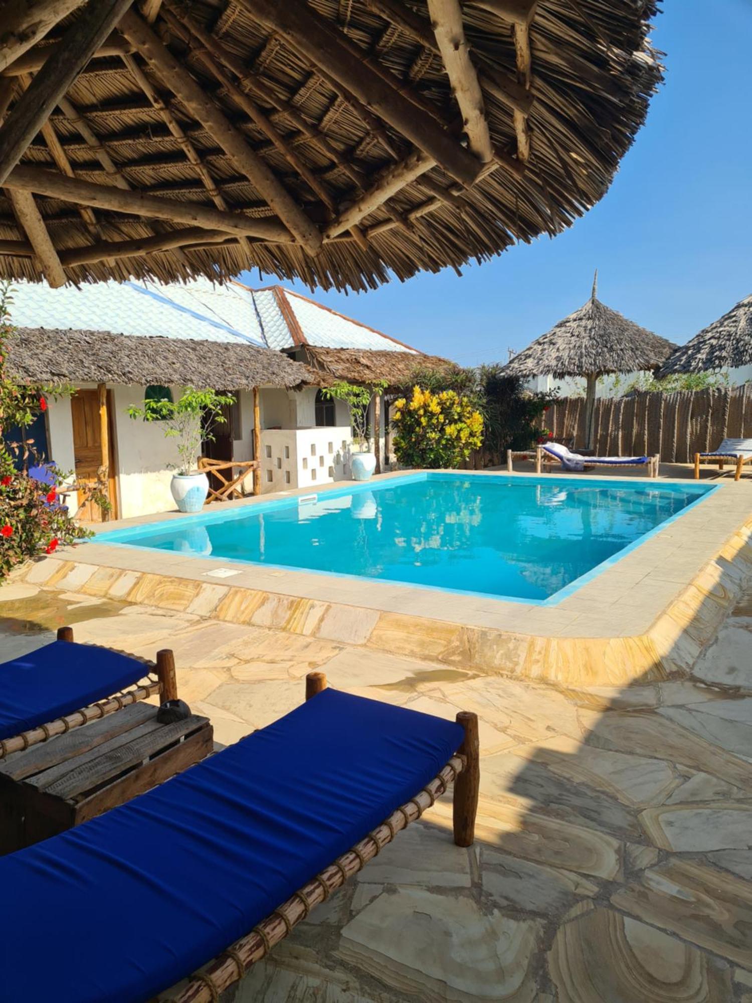 Blue Moon Villa Pwani Mchangani Extérieur photo