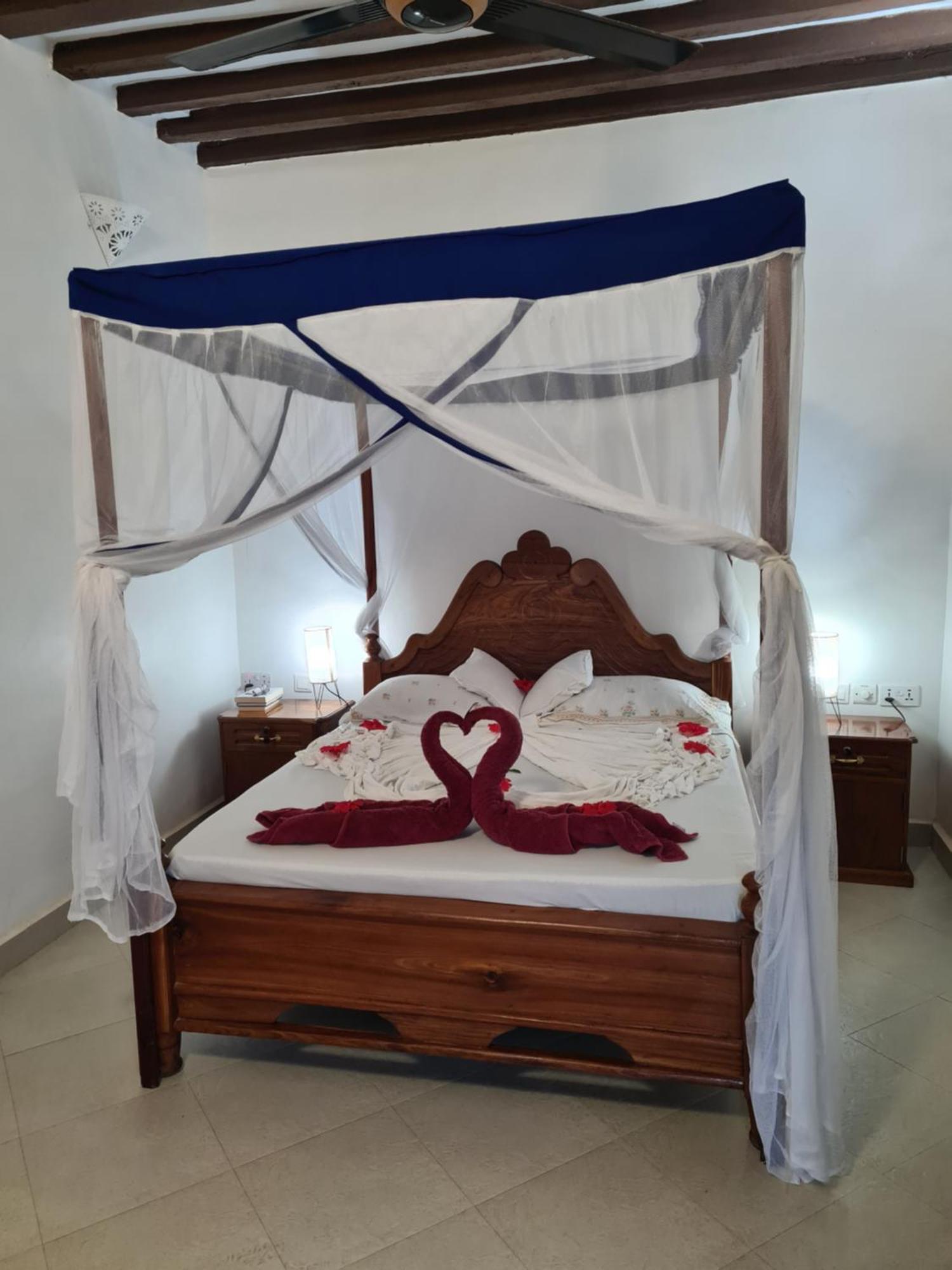 Blue Moon Villa Pwani Mchangani Extérieur photo
