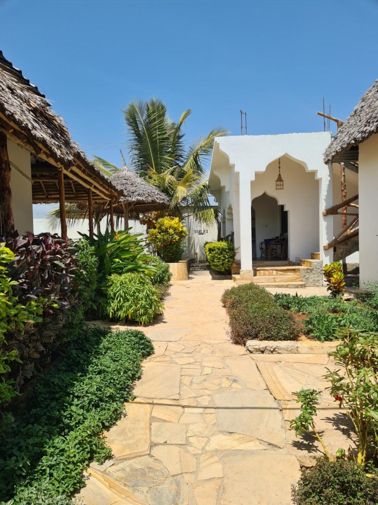 Blue Moon Villa Pwani Mchangani Extérieur photo